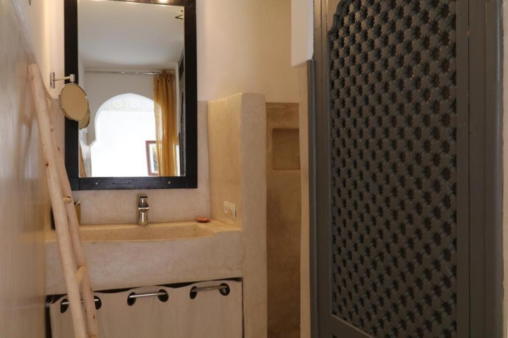 Riad103 piscine Rooftop, jacuzzi&hammam SPA Marrakesh Buitenkant foto