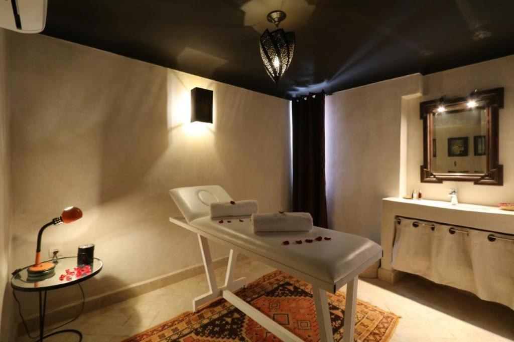 Riad103 piscine Rooftop, jacuzzi&hammam SPA Marrakesh Buitenkant foto