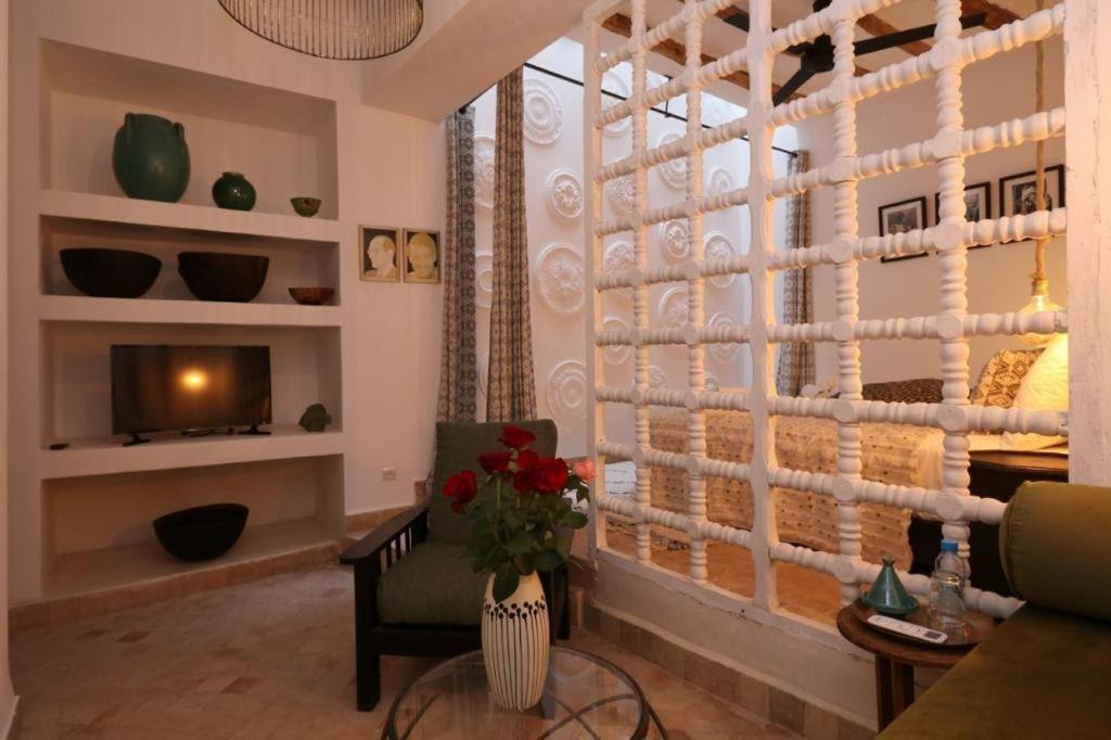 Riad103 piscine Rooftop, jacuzzi&hammam SPA Marrakesh Buitenkant foto