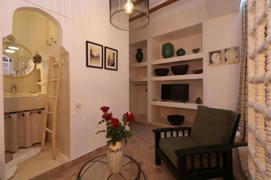 Riad103 piscine Rooftop, jacuzzi&hammam SPA Marrakesh Buitenkant foto